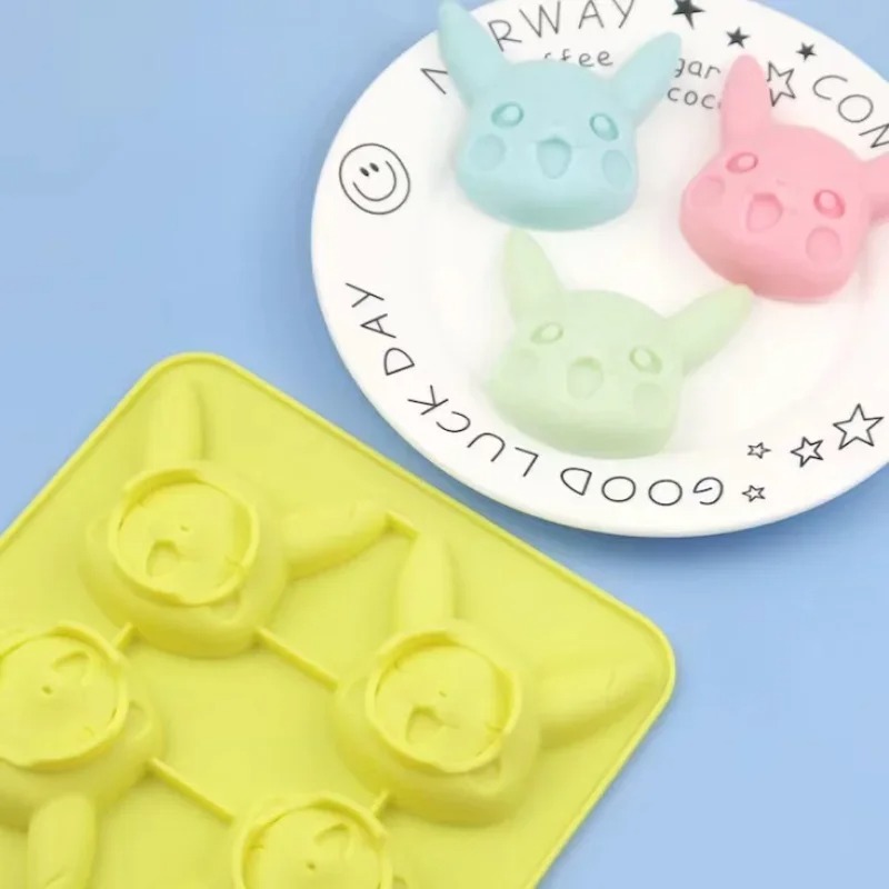 قالب سيليكون جديد على شكل بيكا - مراجعة Silicone Cake Mold وسعره